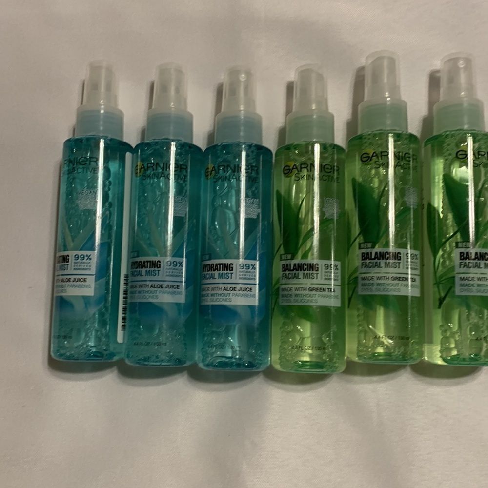Bundle of THREE Garnier skin active hydrating facial mist Aloe or Green Tea